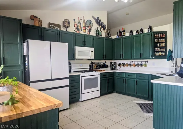 2nd image of 217 Red Coral Dr, Henderson, NV 89002 | MLS# 2794635