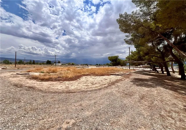 Photo 4 of Single family home for sale at 300 E Quartz Ave, Jean, NV 89019 | MLS# 2794291 | Listing updated on 2026-06-25