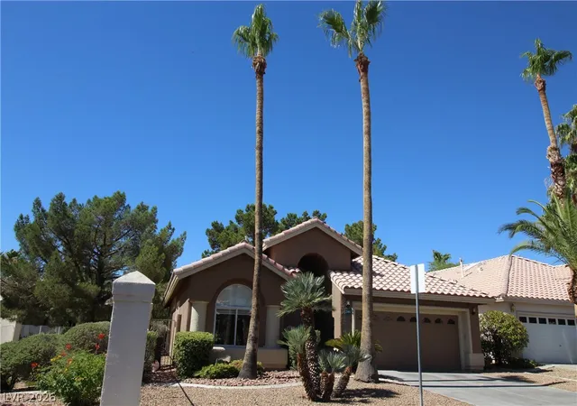 Homes for sale in Henderson, NV | 2146 Eaglepath Cir, Henderson, NV 89074 | MLS# 2795189