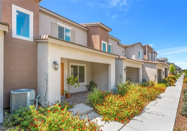 Photo 2 of Townhouse for sale at 6252 Foxes Dale St, Las Vegas, NV 89166 | MLS# 2794413 | Listing updated on 2026-08-22