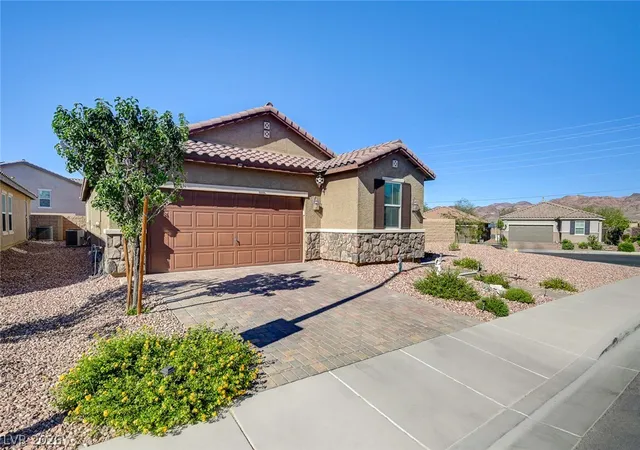Photo 2 of Single family home for sale at 978 Spiracle Ave, Henderson, NV 89002 | MLS# 2793947 | Listing updated on 2026-06-27
