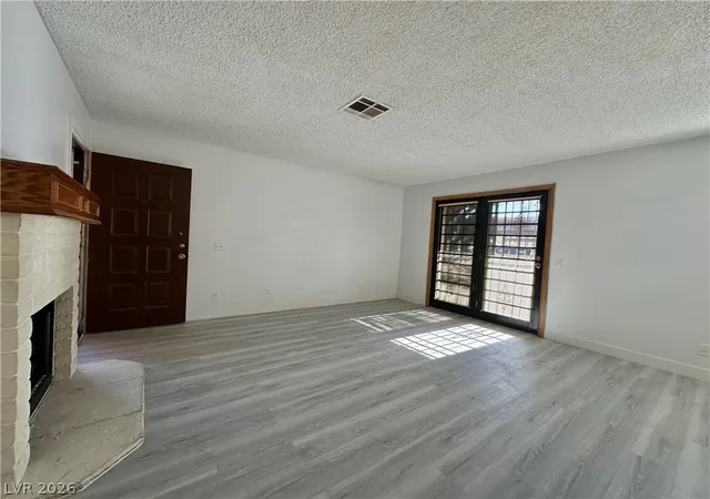Listing Photo 5 - Condo for sale in building located at 4140 Gannet Cir, Las Vegas, NV 89103 - Unit #251