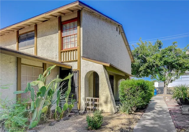 Listing Photo 2 - Condo for sale in building located at 4734 Roberta St, Las Vegas, NV 89119 - Unit #2