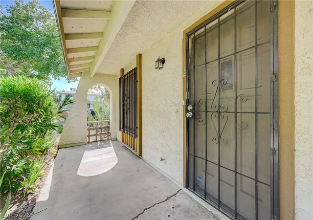 Listing Photo 3 - Condo for sale in building located at 4734 Roberta St, Las Vegas, NV 89119 - Unit #2