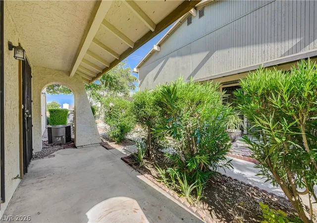 Listing Photo 5 - Condo for sale in building located at 4734 Roberta St, Las Vegas, NV 89119 - Unit #2
