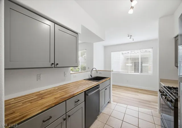 Homes for sale in Las Vegas, NV | 9050 W Warm Springs Rd #1033, Las Vegas, NV 89148 | MLS# 2795645