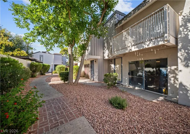 Photo 3 of Townhouse for sale at 640 Brookway Ln, Las Vegas, NV 89169 | MLS# 2793476 | Listing updated on 2026-08-20