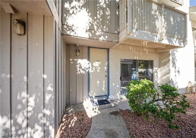 Photo 3 of Townhouse for sale at 640 Brookway Ln, Las Vegas, NV 89169 | MLS# 2793476 | Listing updated on 2026-08-20