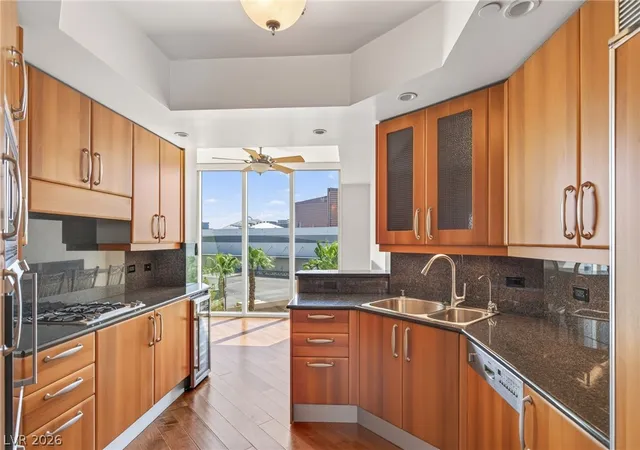 2nd image of 2857 Paradise Rd #505, Las Vegas, NV 89109 | MLS# 2795897