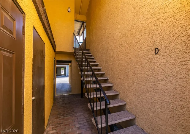 Listing Photo 4 - Condo for sale in building located at 1404 Santa Anita Dr, Las Vegas, NV 89119 - Unit #D