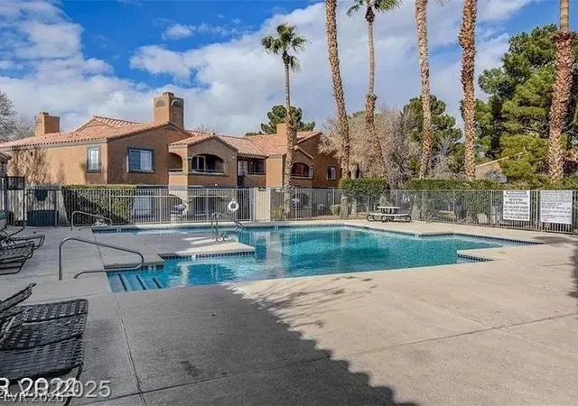 Listing Photo 5 - Condo for sale in building located at 5261 Mission Carmel Ln, Las Vegas, NV 89107 - Unit #204