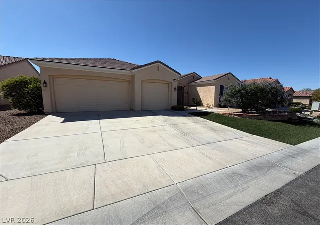 Homes for sale in Henderson, NV | 2127 Clearwater Lake Dr, Henderson, NV 89044 | MLS# 2796782
