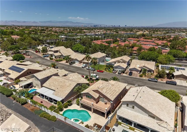 Photo 3 of Single family home for sale at 33 Trailside Ct, Henderson, NV 89012 | MLS# 2796551 | Listing updated on 2026-08-18