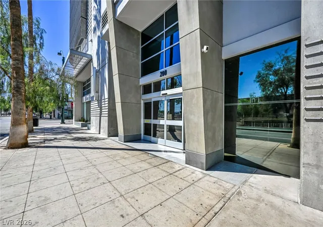2nd image of 200 Hoover Ave, Las Vegas, NV 89101