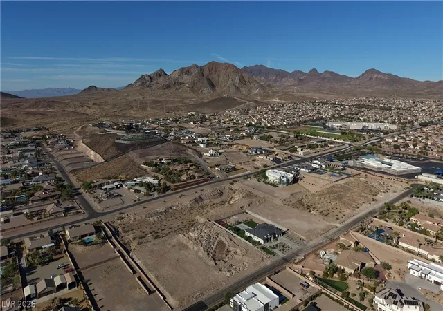 2nd image of 332 E Paradise Hills Dr, Henderson, NV 89002 | MLS# 2797512