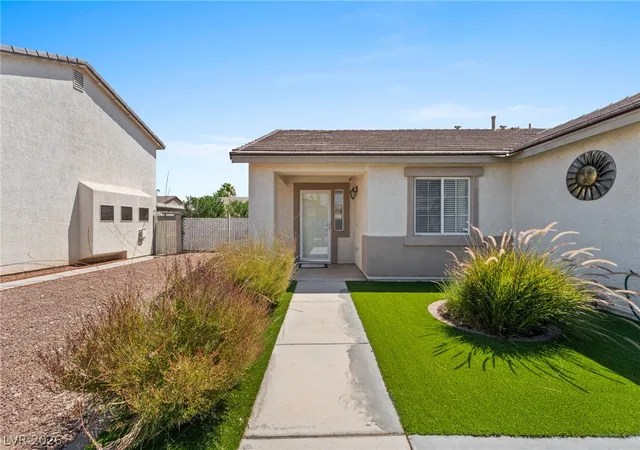 2nd image of 823 Hunters Ridge Wy, North Las Vegas, NV 89032 | MLS# 2797736