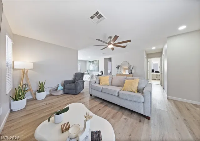 Photo 19 of Sale Pending at 624 Black Sand Ct, Henderson, NV 89011 | MLS# 2798066 | Listing updated on 2026-10-01