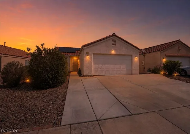 Photo 1 of Sale Pending at 624 Black Sand Ct, Henderson, NV 89011 | MLS# 2798066 | Listing updated on 2026-10-01
