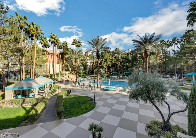 2nd image of 230 E Flamingo Rd, Las Vegas, NV 89169