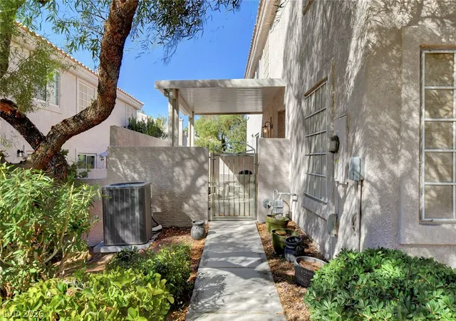 Photo 2 of Townhouse for sale at 504 Chestnut View Pl, Henderson, NV 89052 | MLS# 2798263 | Listing updated on 2026-08-22
