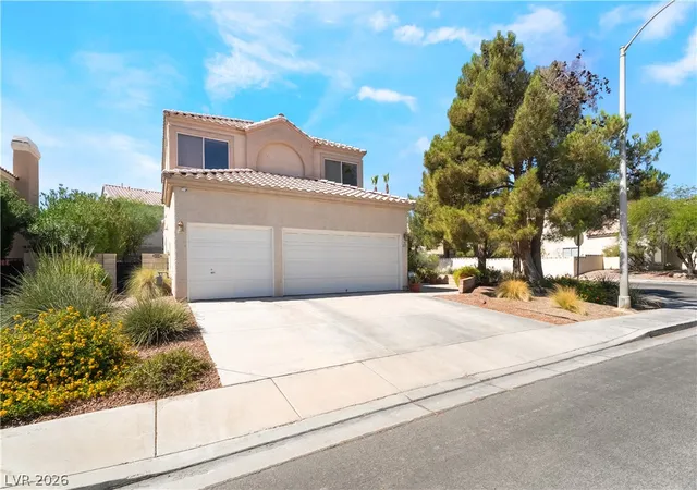 Photo 3 of Sale Pending at 2105 Clb Meadows Dr, Henderson, NV 89074 | MLS# 2798149 | Listing updated on 2026-08-23