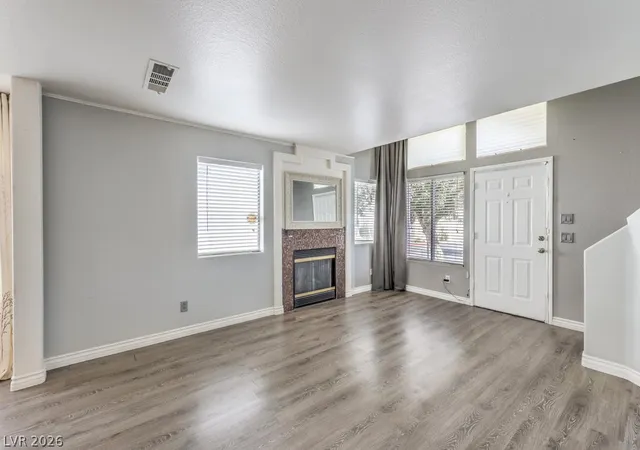 Photo 4 of Townhouse for sale at 4029 Castle Cvs Dr, Las Vegas, NV 89108 | MLS# 2798661 | Listing updated on 2026-08-18