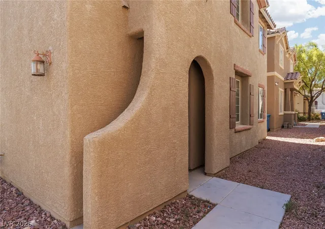 Photo 4 of Single family home for sale at 7945 Crimson Point St, Las Vegas, NV 89149 | MLS# 2796687 | Listing updated on 2026-08-19
