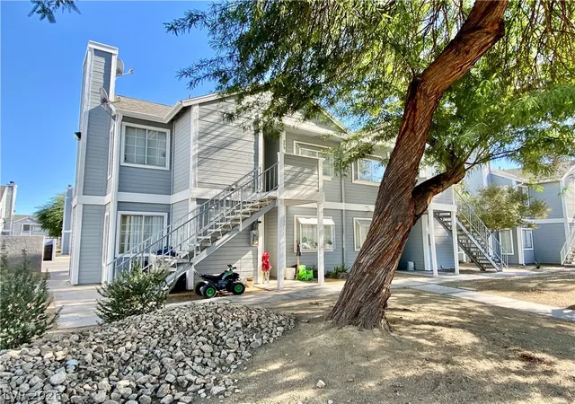 Listing Photo 4 - Condo for sale in building located at 1872 Cosmic Dr, Las Vegas, NV 89115