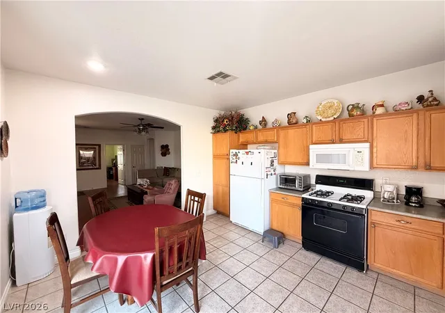 Photo 4 of Single family home for sale at 242 Pleasant Pebble St, Henderson, NV 89074 | MLS# 2799254 | Listing updated on 2026-07-14