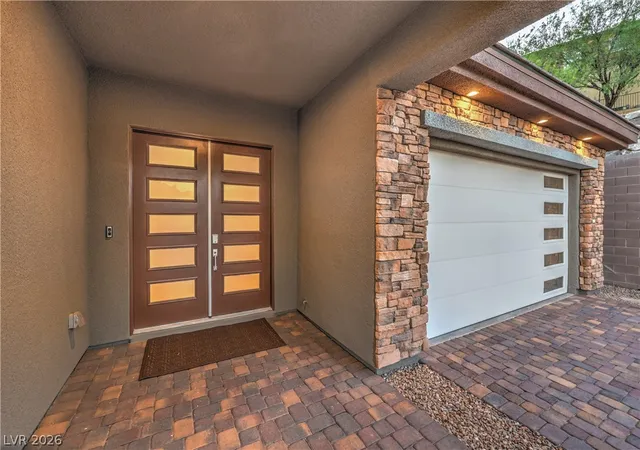 Photo 4 of Single family home for sale at 118 Reflection Cvs Dr, Henderson, NV 89011 | MLS# 2799247 | Listing updated on 2026-08-26