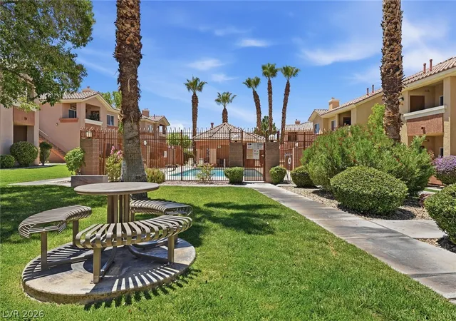 Listing Photo 2 - Condo for sale in building located at 1050 E Cactus Ave, Las Vegas, NV 89183 - Unit #2006