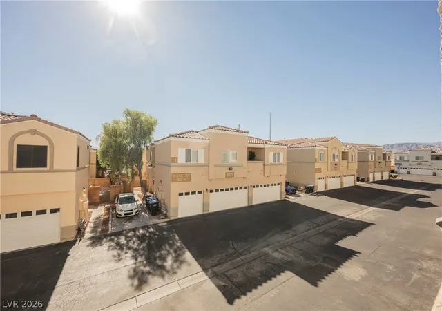2nd image of 6320 Snap Ridge St, North Las Vegas, NV 89081