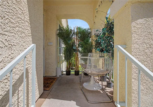 Listing Photo 4 - Condo for sale in building located at 4889 S Torrey Pines Dr, Las Vegas, NV 89103 - Unit #201