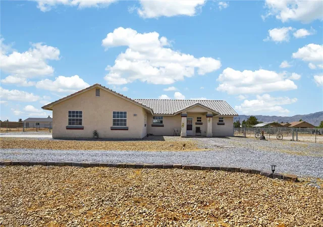 Photo 2 of Single family home for sale at 1531 W Hickory St, Pahrump, NV 89048 | MLS# 2798874 | Listing updated on 2026-08-21