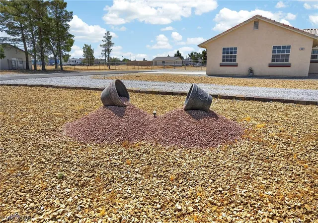 Photo 3 of Single family home for sale at 1531 W Hickory St, Pahrump, NV 89048 | MLS# 2798874 | Listing updated on 2026-08-21