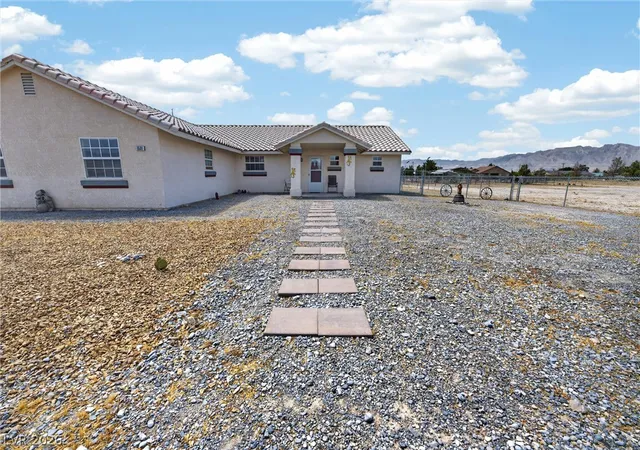 Photo 4 of Single family home for sale at 1531 W Hickory St, Pahrump, NV 89048 | MLS# 2798874 | Listing updated on 2026-08-21
