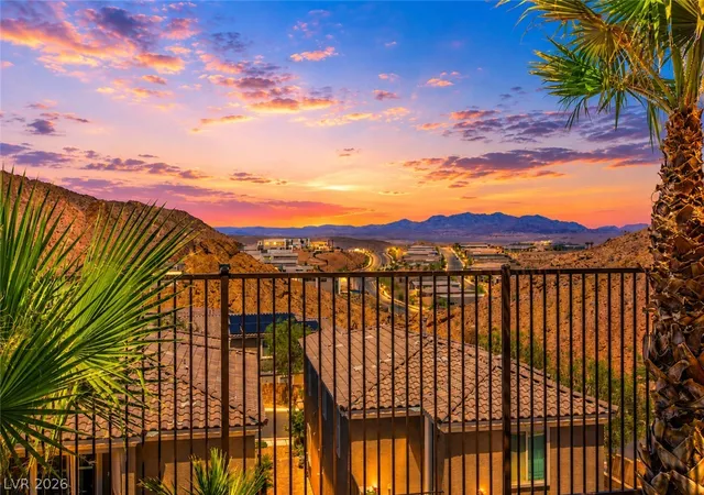 Photo 3 of Single family home for sale at 44 Moon Hl Dr, Henderson, NV 89011 | MLS# 2799572 | Listing updated on 2026-07-27