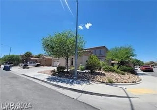Photo 3 of Single family home for sale at 206 Valerian St, Henderson, NV 89015 | MLS# 2799313 | Listing updated on 2026-07-13