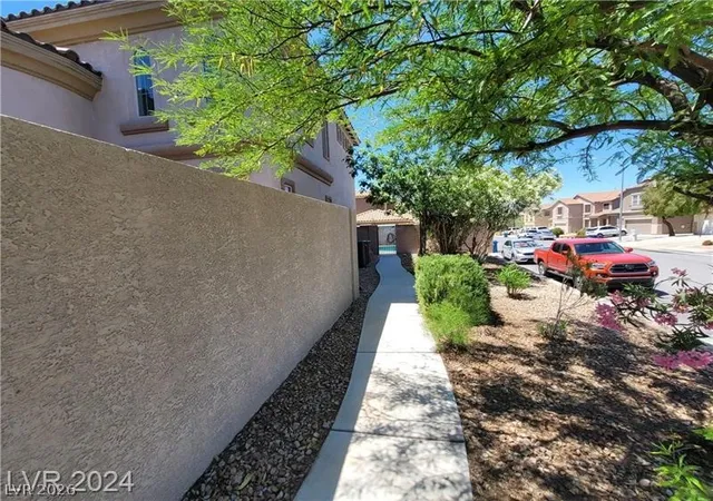 Photo 3 of Single family home for sale at 206 Valerian St, Henderson, NV 89015 | MLS# 2799313 | Listing updated on 2026-07-13