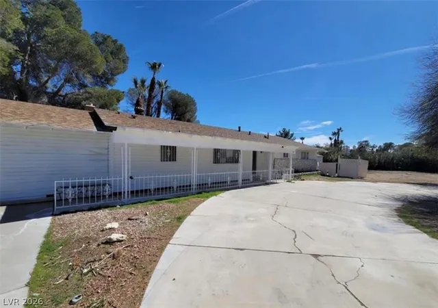 Photo 2 of Single family home for sale at 4560 Rancho Hills Dr, Las Vegas, NV 89119 | MLS# 2799314 | Listing updated on 2026-07-13