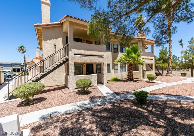 Listing Photo 4 - Condo for sale in building located at 1201 N Buffalo Dr, Las Vegas, NV 89128 - Unit #102
