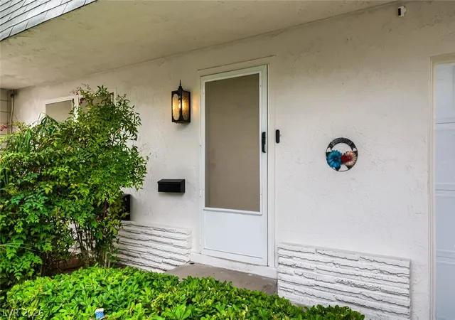 Photo 2 of Townhouse for sale at 3827 Cavalry St, Las Vegas, NV 89121 | MLS# 2800267 | Listing updated on 2026-07-15