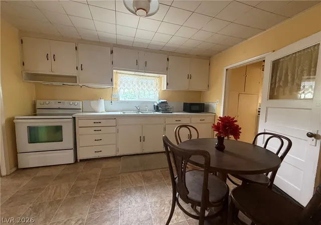 Photo 3 of Single family home for sale at 825 Canyon St, Ely, NV 89301 | MLS# 2800255 | Listing updated on 2026-07-18