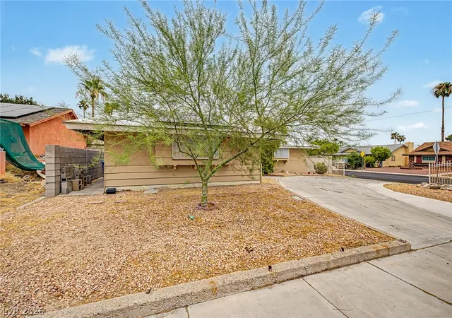 Photo 3 of Single family home for sale at 4000 Fortune Ave, Las Vegas, NV 89107 | MLS# 2800278 | Listing updated on 2026-08-18