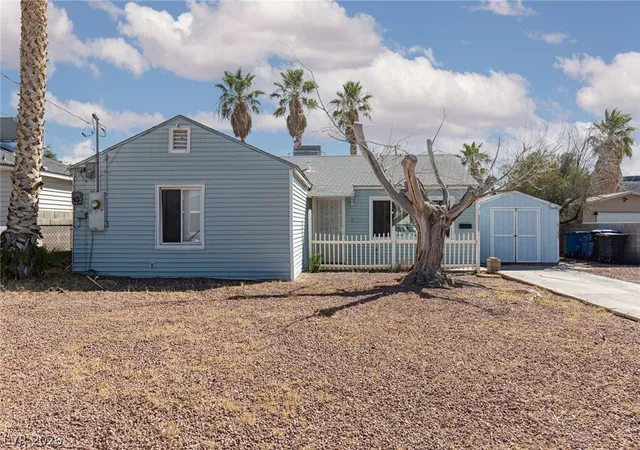2nd image of 111 Ivy St, Henderson, NV 89015 | MLS# 2800864