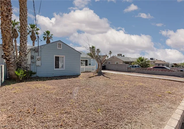 5th image of 111 Ivy St, Henderson, NV 89015 | MLS# 2800864