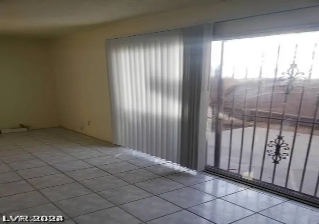 Photo 4 of Townhouse for sale at 3435 Villa Knls S Dr, Las Vegas, NV 89120 | MLS# 2800087 | Listing updated on 2026-07-17