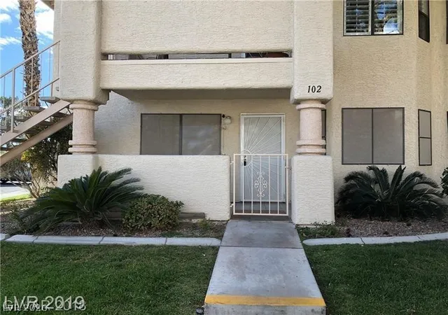 2nd image of 1105 Sulphur Springs Ln, Las Vegas, NV 89128