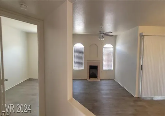 Listing Photo 4 - Condo for sale in building located at 4555 Sahara Ave, Las Vegas, NV 89104 - Unit #252
