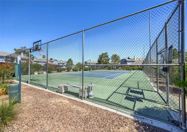 Listing Photo 2 - Condo for sale in building located at 5890 Medallion Dr, Las Vegas, NV 89122 - Unit #203